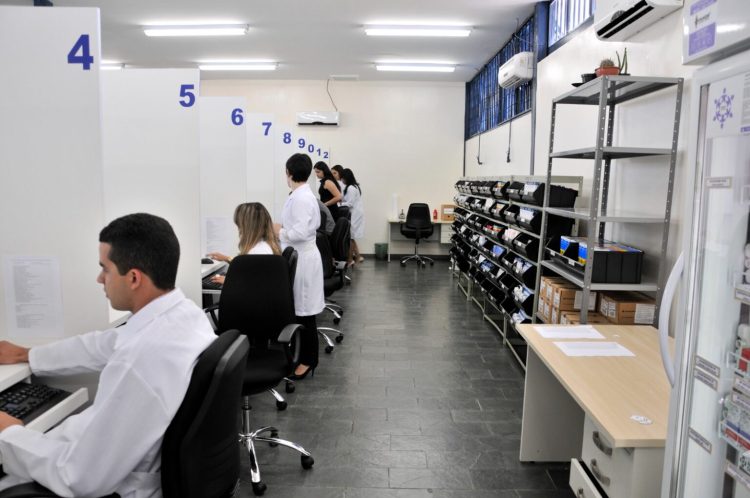 Farmacêuticos de Brasília Desempenham Papel Crucial na Assistência Farmacêutica de Alto Custo